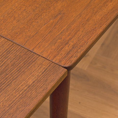 Danish dining table in teak and oak