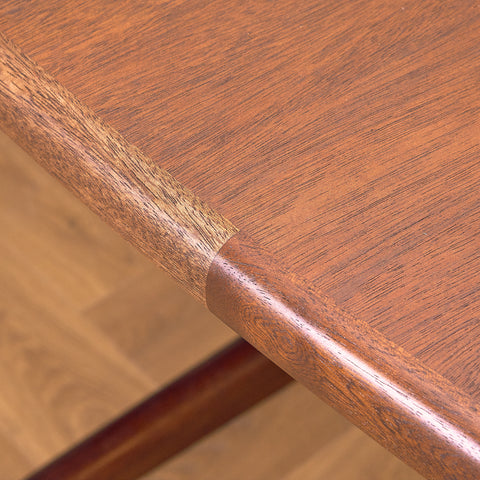 Danish oval dining table in mahogany by Skovby Møbelfabrik