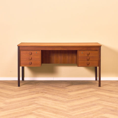 Danish writing desk in teak by Domino møbler