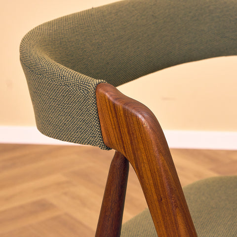 Danish set of 6 dining chairs 'model 205' by Thomas Harlev for Farstrup