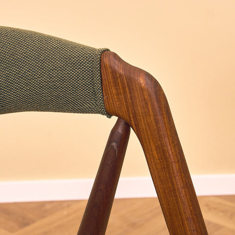 Danish set of 6 dining chairs 'model 205' by Thomas Harlev for Farstrup