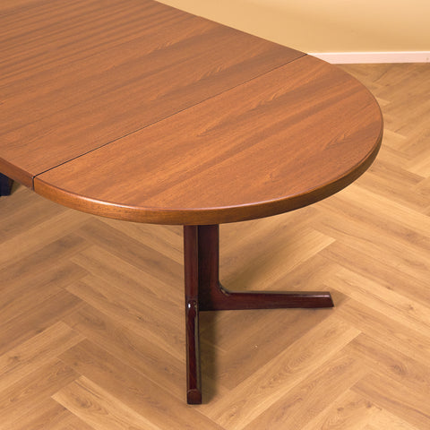 Danish round dining table in mahogany by Farstrup