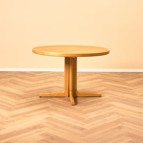 Danish round dining table in beech by Farstrup
