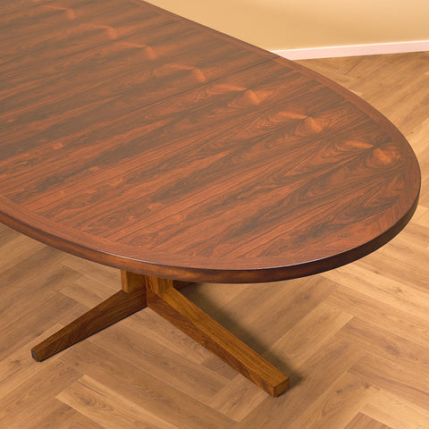Danish oval dining table in Santos rosewood, 'model HM55' by John Mortensen for Heltborg Møbler