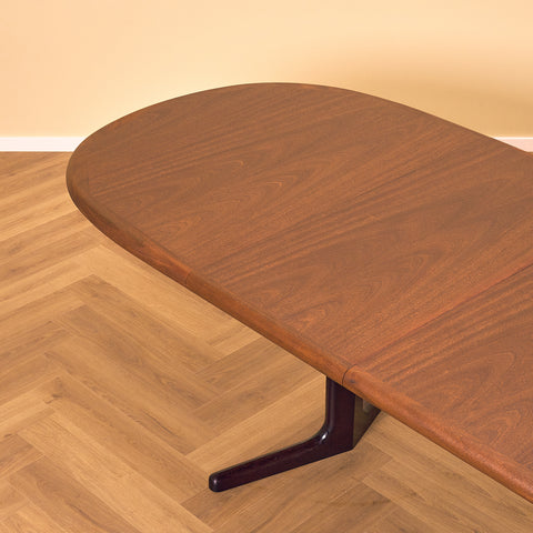Danish oval dining table in mahogany