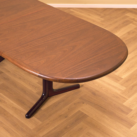 Danish oval dining table in mahogany