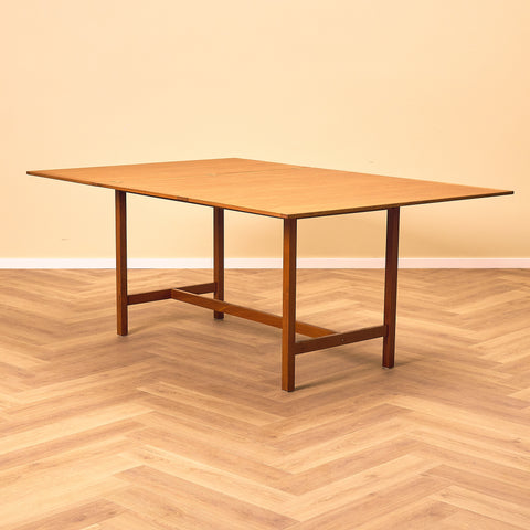 Swedish dining table in teak by Karl Erik Ekselius for JOC Vetlanda