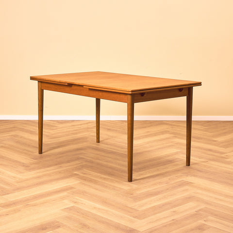 Danish rectangular dining table in teak and oak