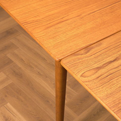 Danish rectangular dining table in teak and oak