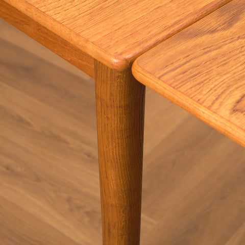 Danish rectangular dining table in teak and oak