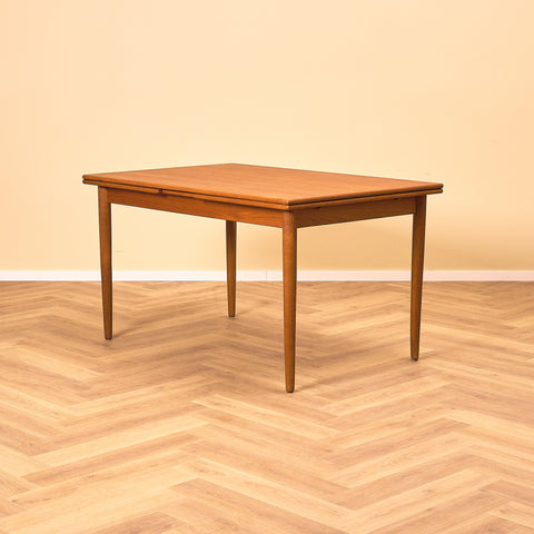 Danish rectangular dining table in teak and oak