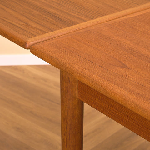 Danish rectangular dining table in teak and oak