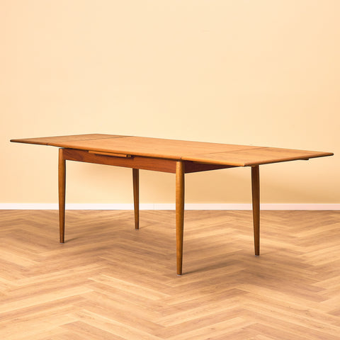 Danish dining table in teak and beech