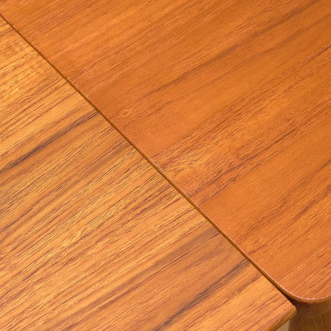 Danish dining table in teak and oak