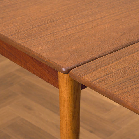 Danish rectangular dining table in teak and oak