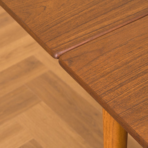Danish rectangular dining table in teak and oak