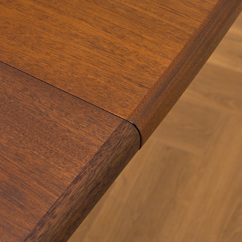 Danish oval dining table in mahogany by Skovby Møbelfabrik