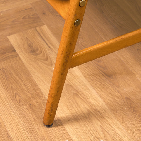 Svensk fåtölj i massiv bok av Alf Svensson för Bra Bohag, modell "Contour"