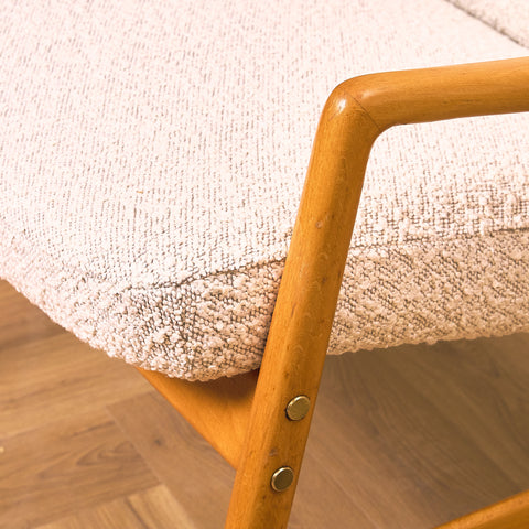 Svensk fåtölj i massiv bok av Alf Svensson för Bra Bohag, modell "Contour"