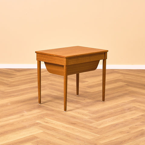 Svenskt sidobord / soffbord i teak från Diö Möbler AB