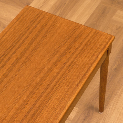 Svenskt sidobord / soffbord i teak från Diö Möbler AB