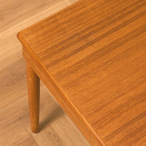 Svenskt sidobord / soffbord i teak från Diö Möbler AB