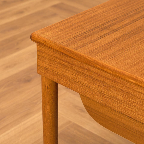 Svenskt sidobord / soffbord i teak från Diö Möbler AB