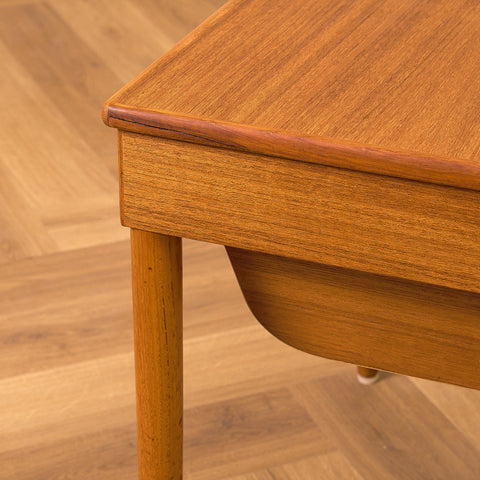 Svenskt sidobord / soffbord i teak från Diö Möbler AB
