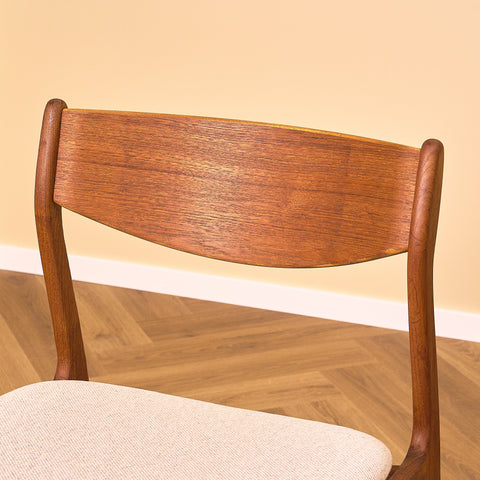 Danish dining chairs in teak by P.E. Jørgensen for Farso Stolefabrik