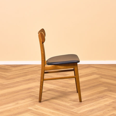 Danska matstolar i teak och ek