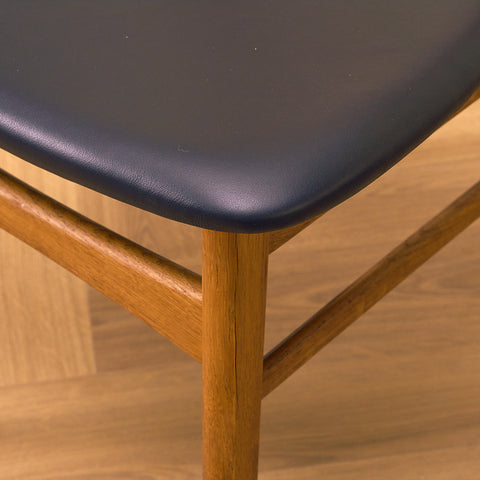 Danska matstolar i teak och ek