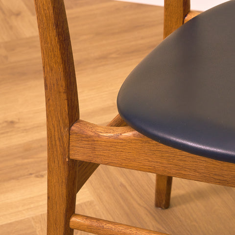 Danska matstolar i teak och ek