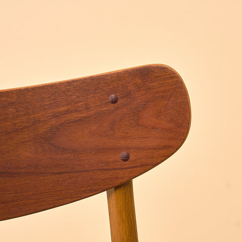 Danska matstolar i teak och ek