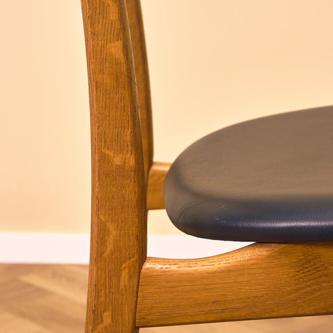 Danska matstolar i teak och ek