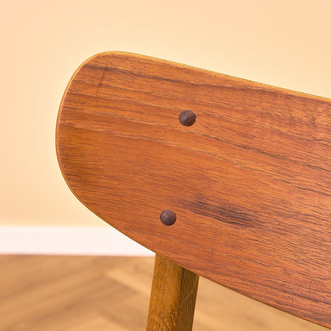 Danska matstolar i teak och ek