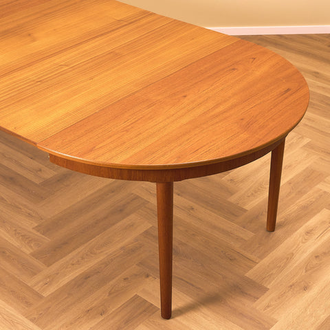 Danskt runt matbord i teak