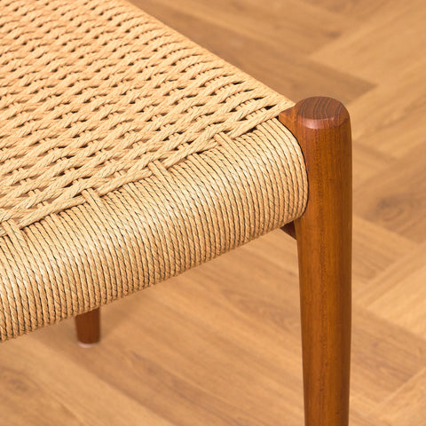 Danska matstolar i massiv teak av Niels Otto Møller för J.L. Møllers, modell 75