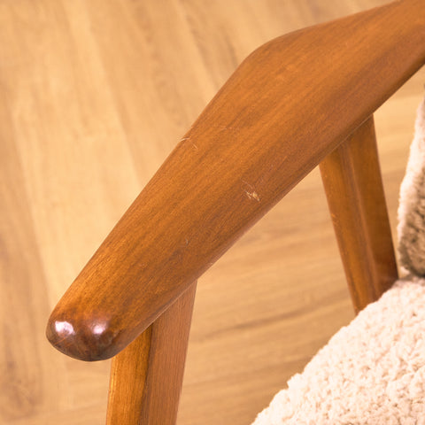 Svensk fåtölj i bokträ