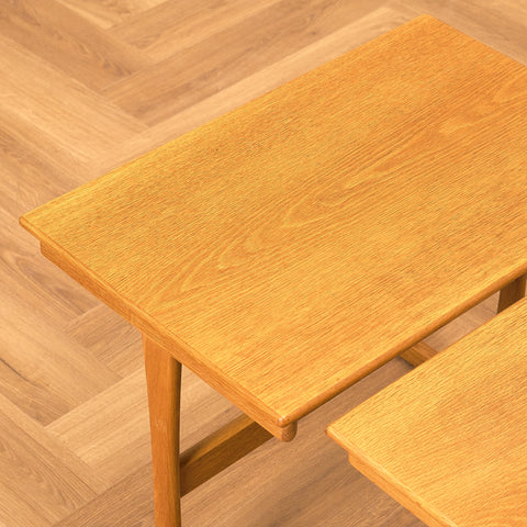 Danskt set med sidosbord i ek från Vildbjerg Möbelfabrik