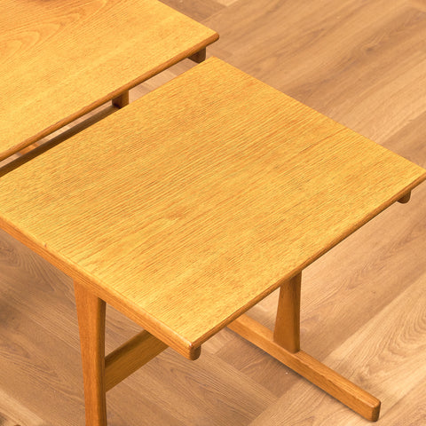 Danskt set med sidosbord i ek från Vildbjerg Möbelfabrik