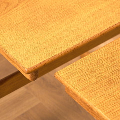 Danskt set med sidosbord i ek från Vildbjerg Möbelfabrik