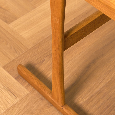 Danskt set med sidosbord i ek från Vildbjerg Möbelfabrik