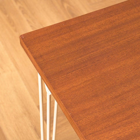 Svenskt sidobord i mahogny av Nisse & Kasja Strinning