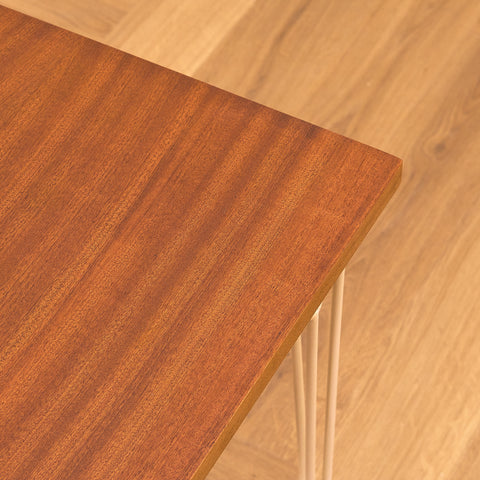 Svenskt sidobord i mahogny av Nisse & Kasja Strinning