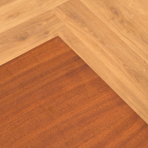 Svenskt sidobord i mahogny av Nisse & Kasja Strinning