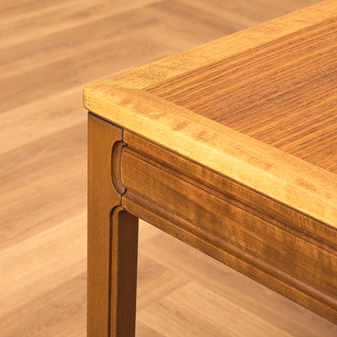 Svenskt sidobord i valnöt av AB Westbergs