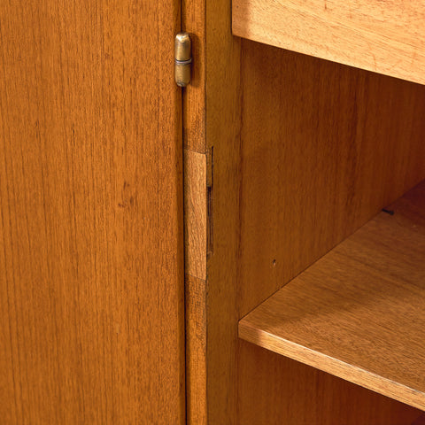 Svenskt skåp i teak