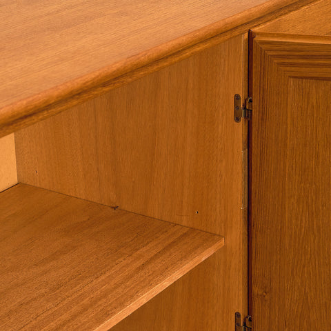 Svenskt skåp i teak