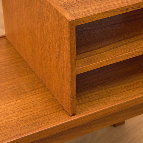 Svenskt sidobord/hallbänk i teak