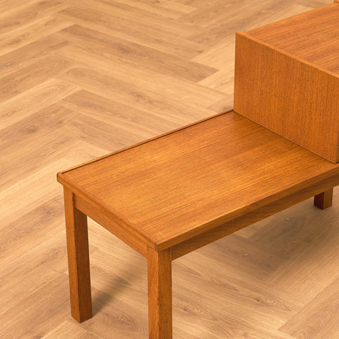 Svenskt sidobord/hallbänk i teak